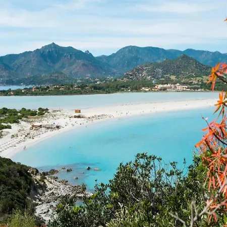 Coastal Hideaway With Pool 아파트 빌라시미우스