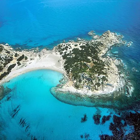 Coastal Hideaway With Pool *