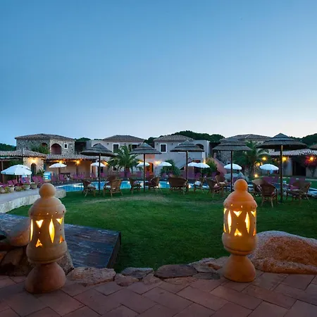 Coastal Hideaway With Pool 아파트 빌라시미우스