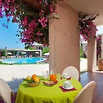 Coastal Hideaway With Pool Віллазімьюс