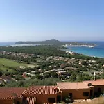 Апартаменти Coastal Hideaway With Pool Віллазімьюс