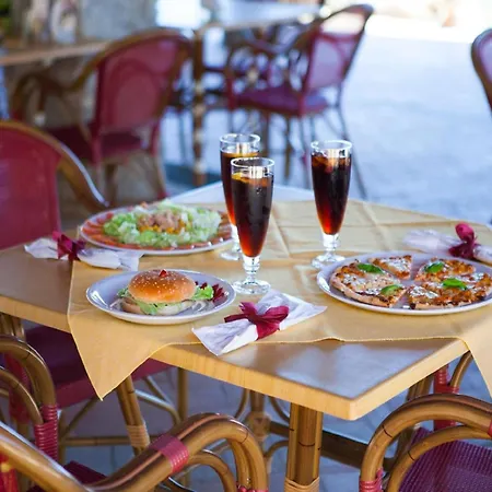 Coastal Hideaway With Pool Lägenhet *