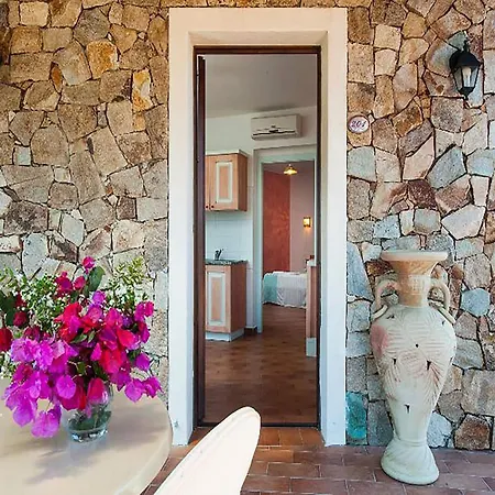 Appartamento Coastal Hideaway With Pool *