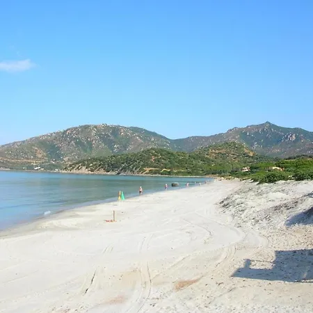 Coastal Hideaway With Pool Appartamento