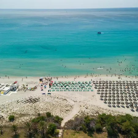 Appartamento Coastal Hideaway With Pool *