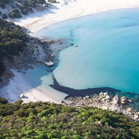 Lägenhet Coastal Hideaway With Pool