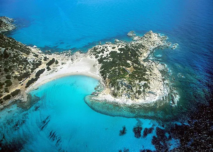 Coastal Hideaway With Pool *