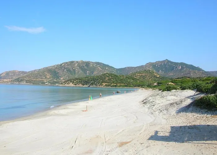 Coastal Hideaway With Pool アパート